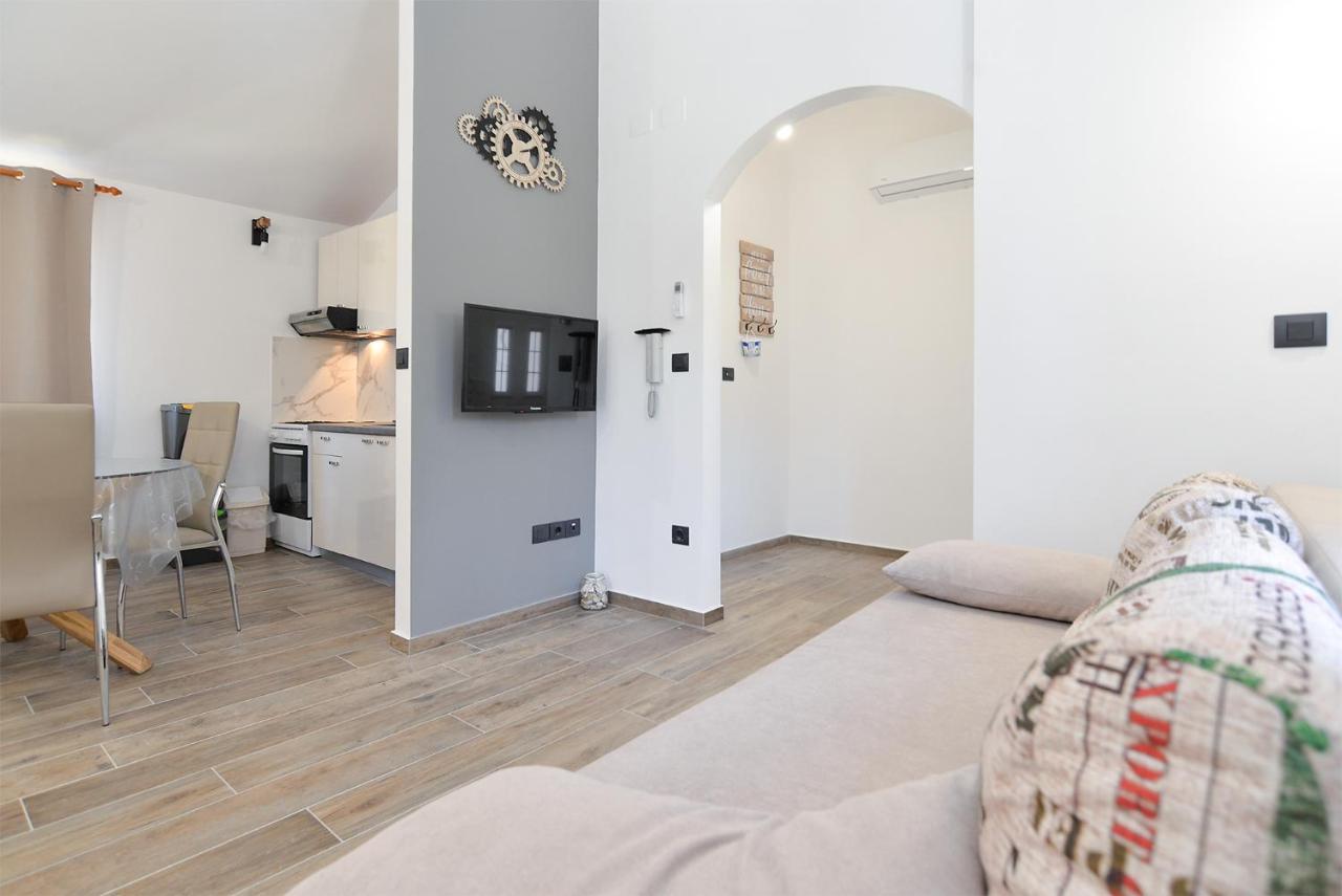 Apartments Elizabeta 1701 Fažana Eksteriør bilde